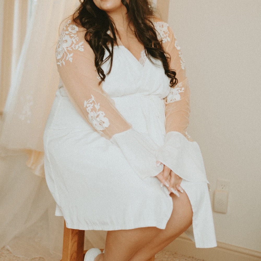 Robed With Love Bridal Robe - Picture 2 of 5